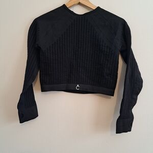 BLACK Cropped Stretchy Workout Top Size M